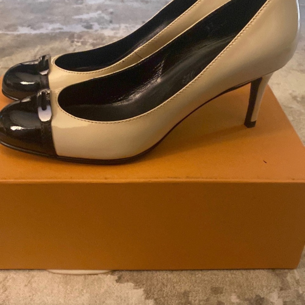 Tod’s Woman’s shoe size 37-new